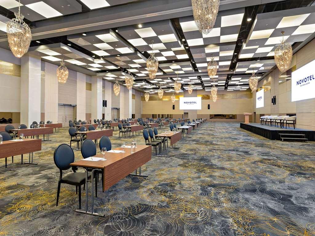 Hotel Novotel Al Bustan